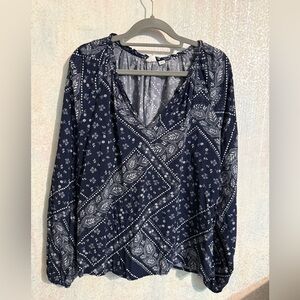 Gap Navy Blue Bandana Patterned Women's Top,   Sz Large, 100% Rayon
